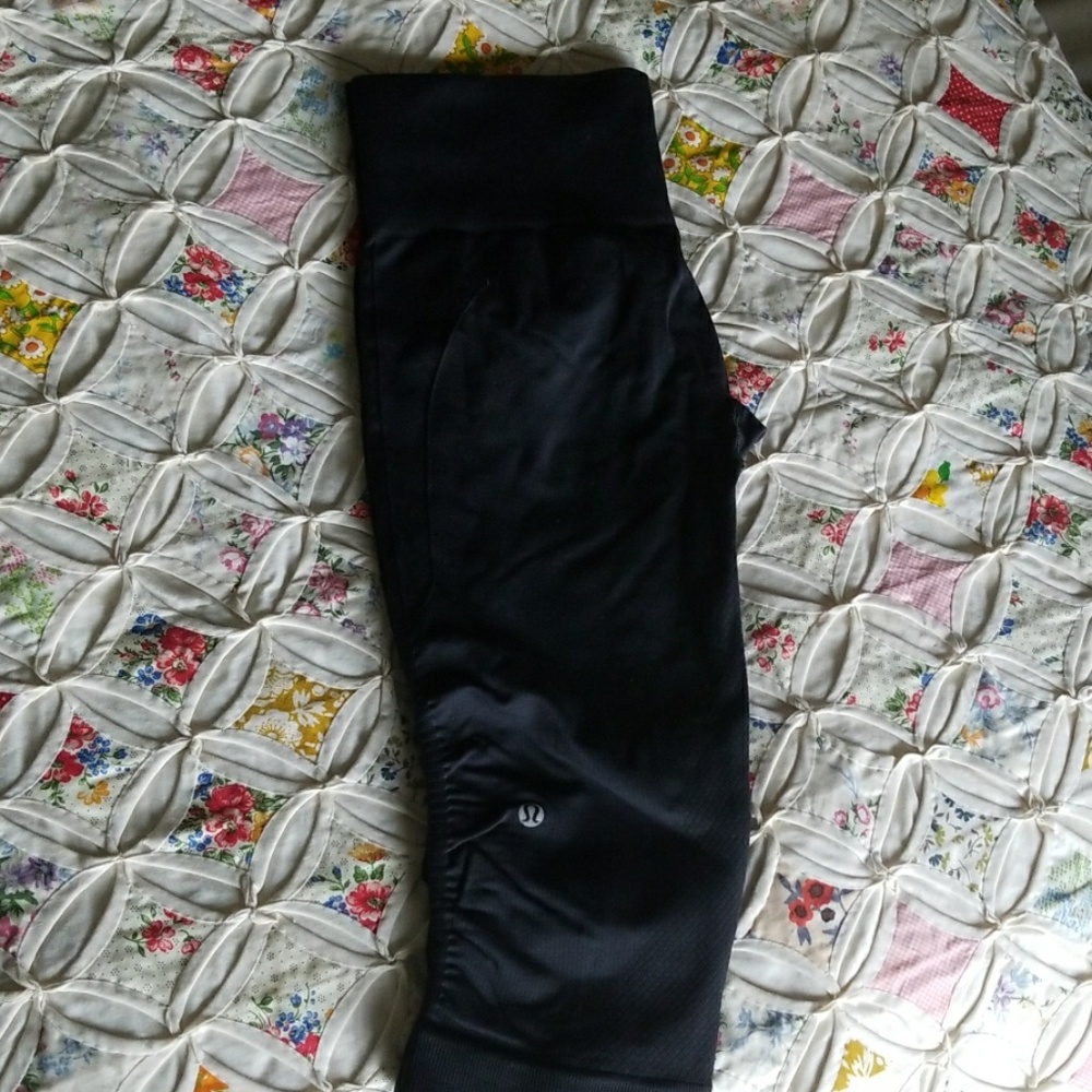 Lululemon workout pants  6